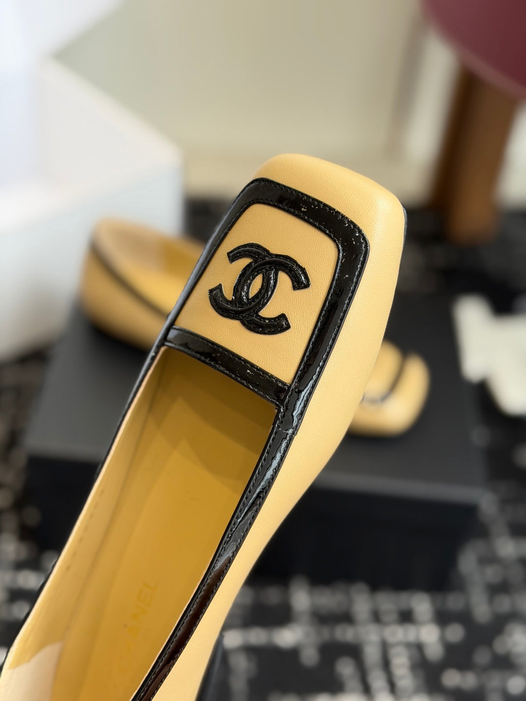 Жіночі елегантні шкіряні туфлі Chanel