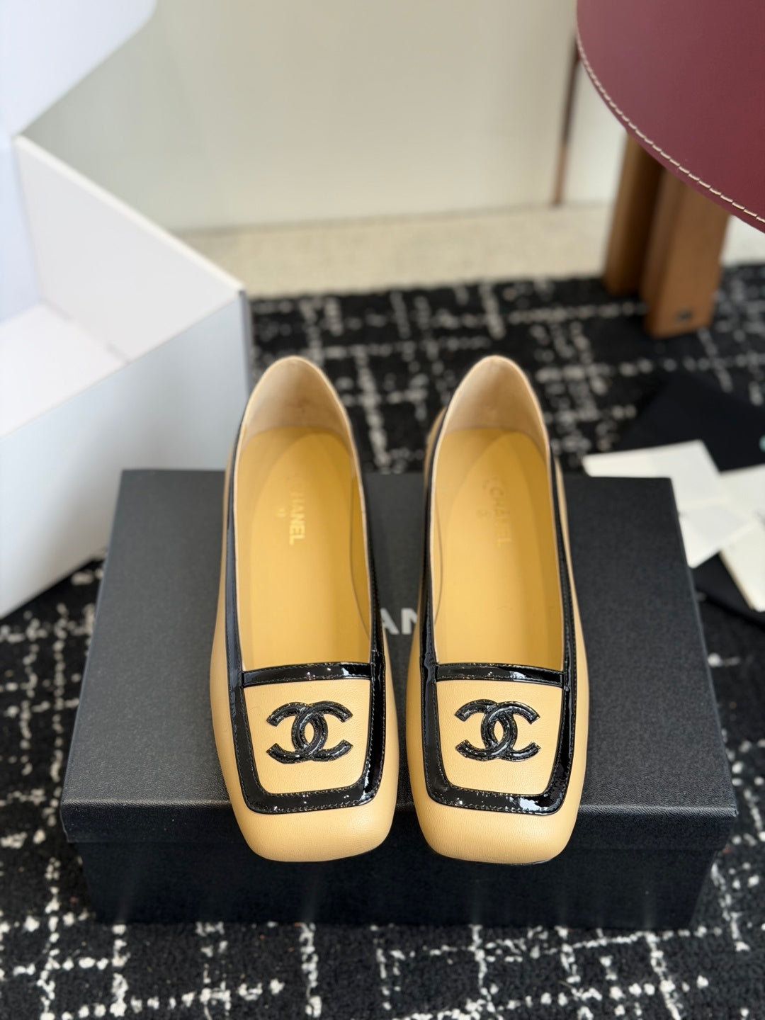 Жіночі елегантні шкіряні туфлі Chanel