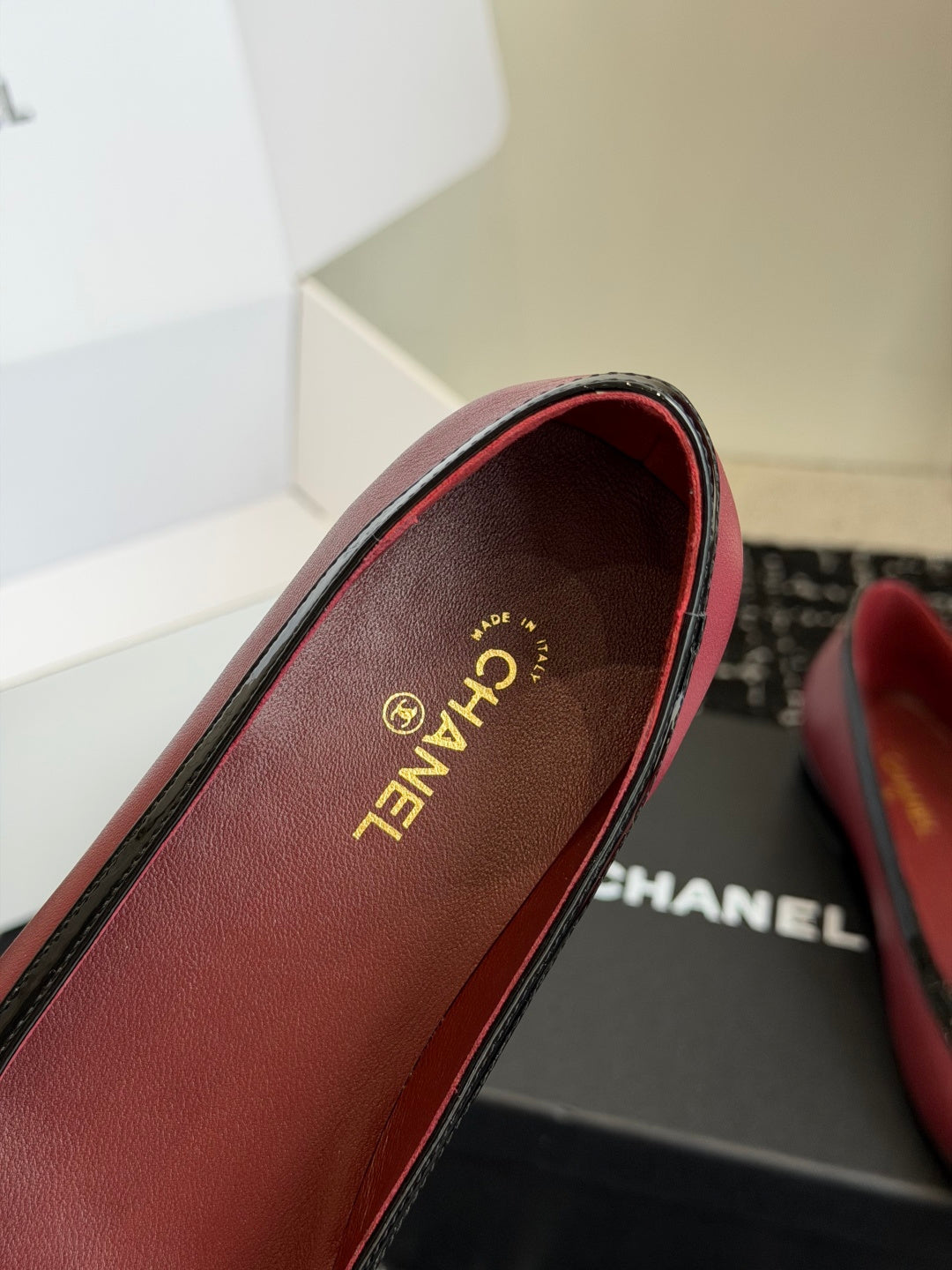 Жіночі елегантні шкіряні туфлі Chanel