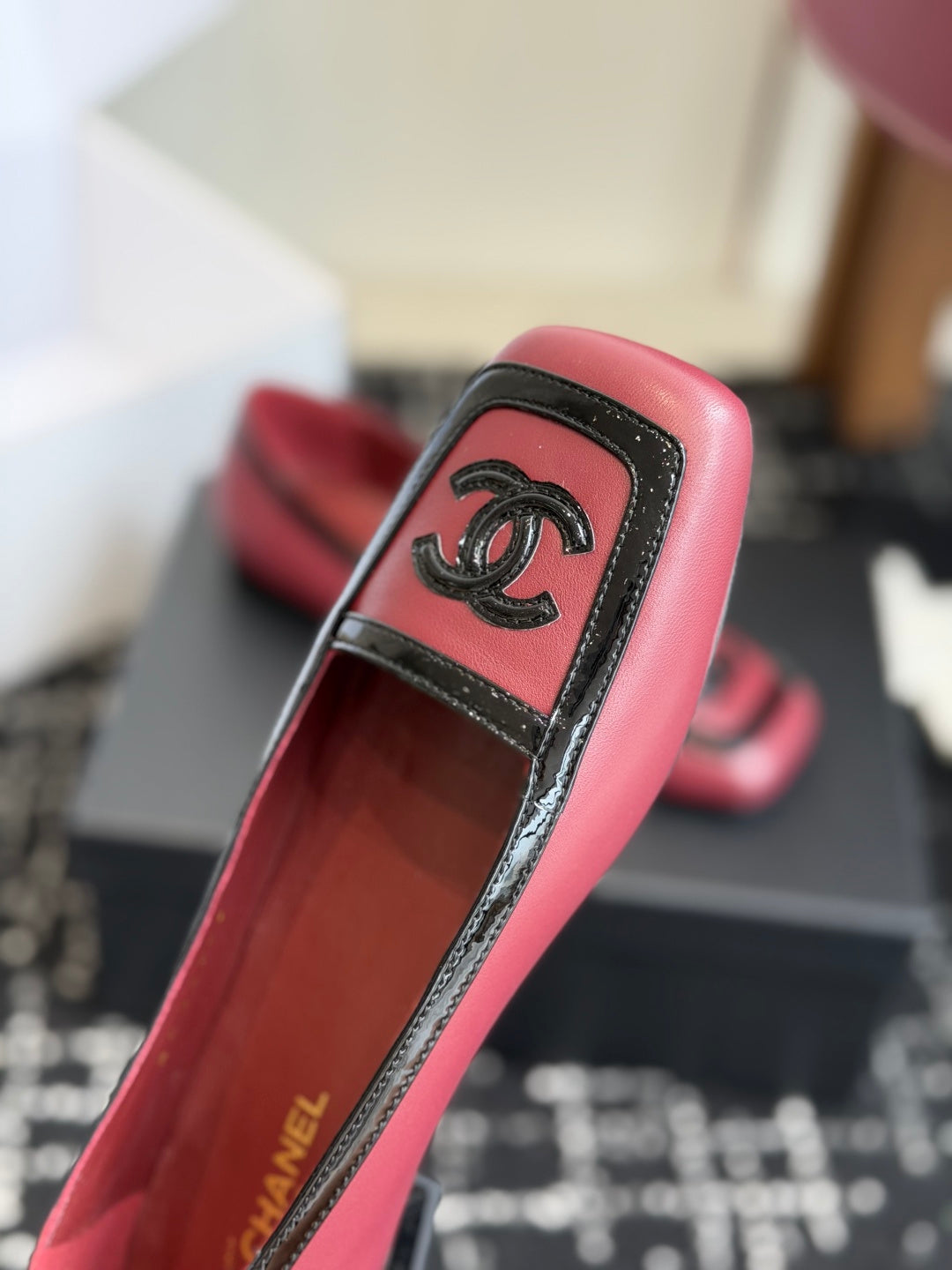 Жіночі елегантні шкіряні туфлі Chanel