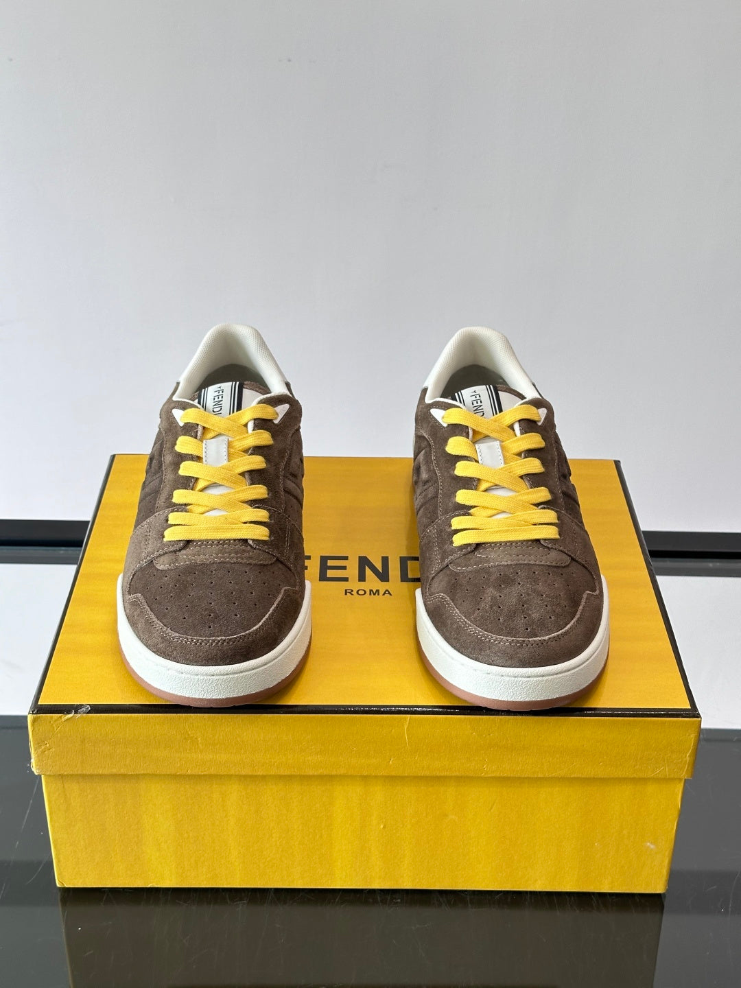 Шкіряні кросівки Fendi Match