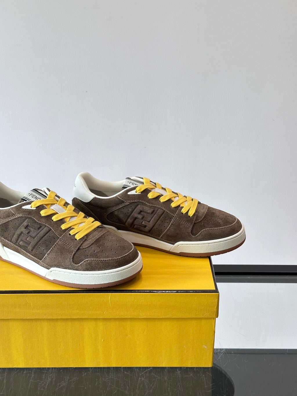 Шкіряні кросівки Fendi Match