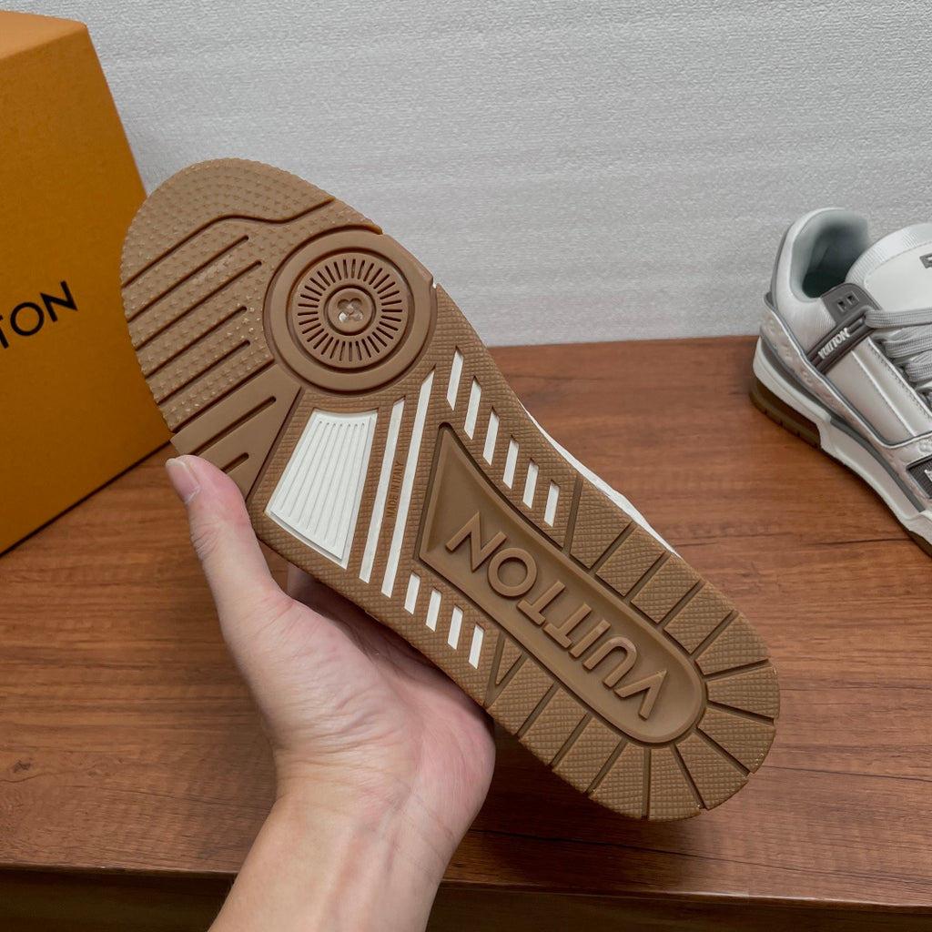 Кросівки з натуральної шкіри Louis Vuitton Trainer — біло-сірі