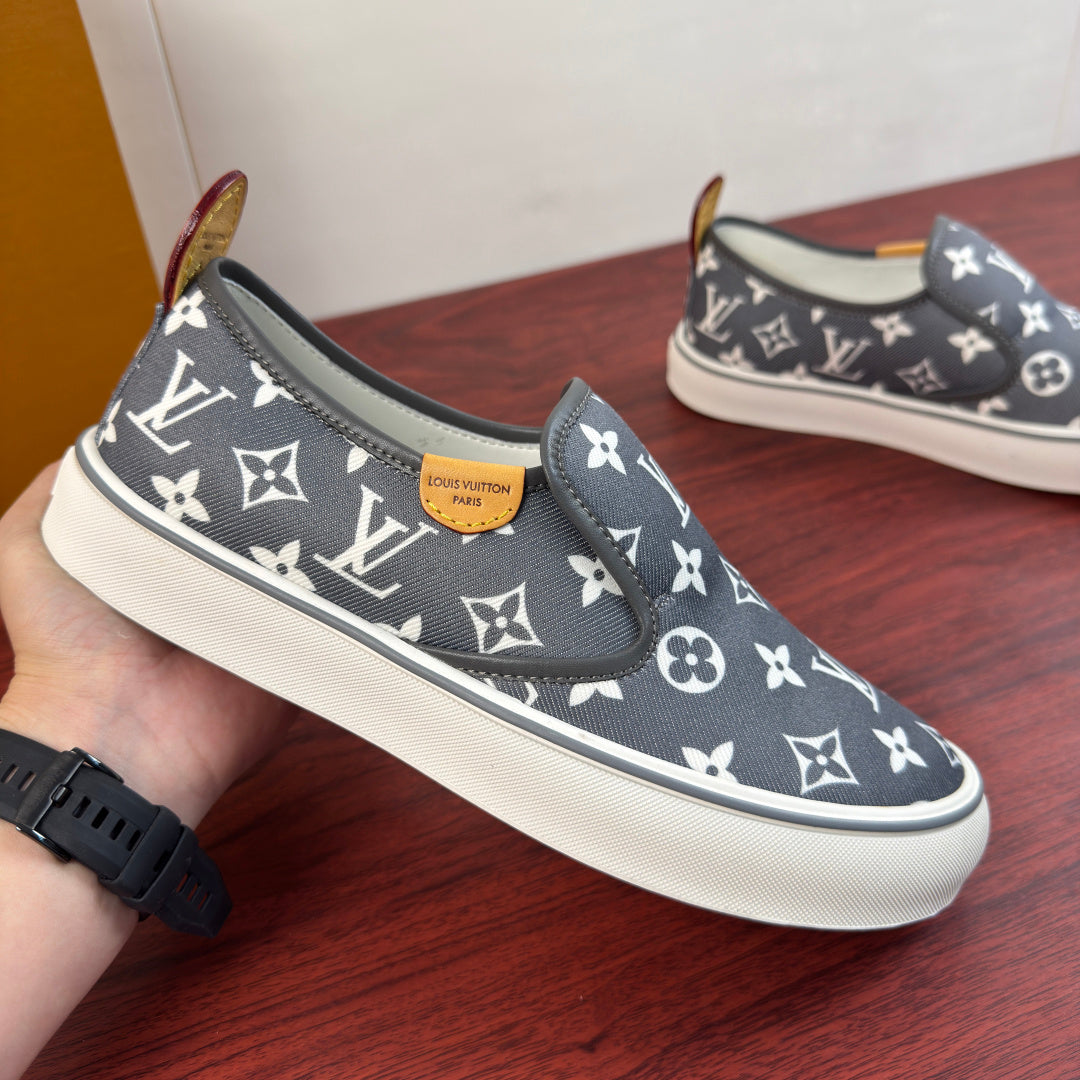 Сліпони з натуральної шкіри та текстилю Louis Vuitton LAGOON — сірі