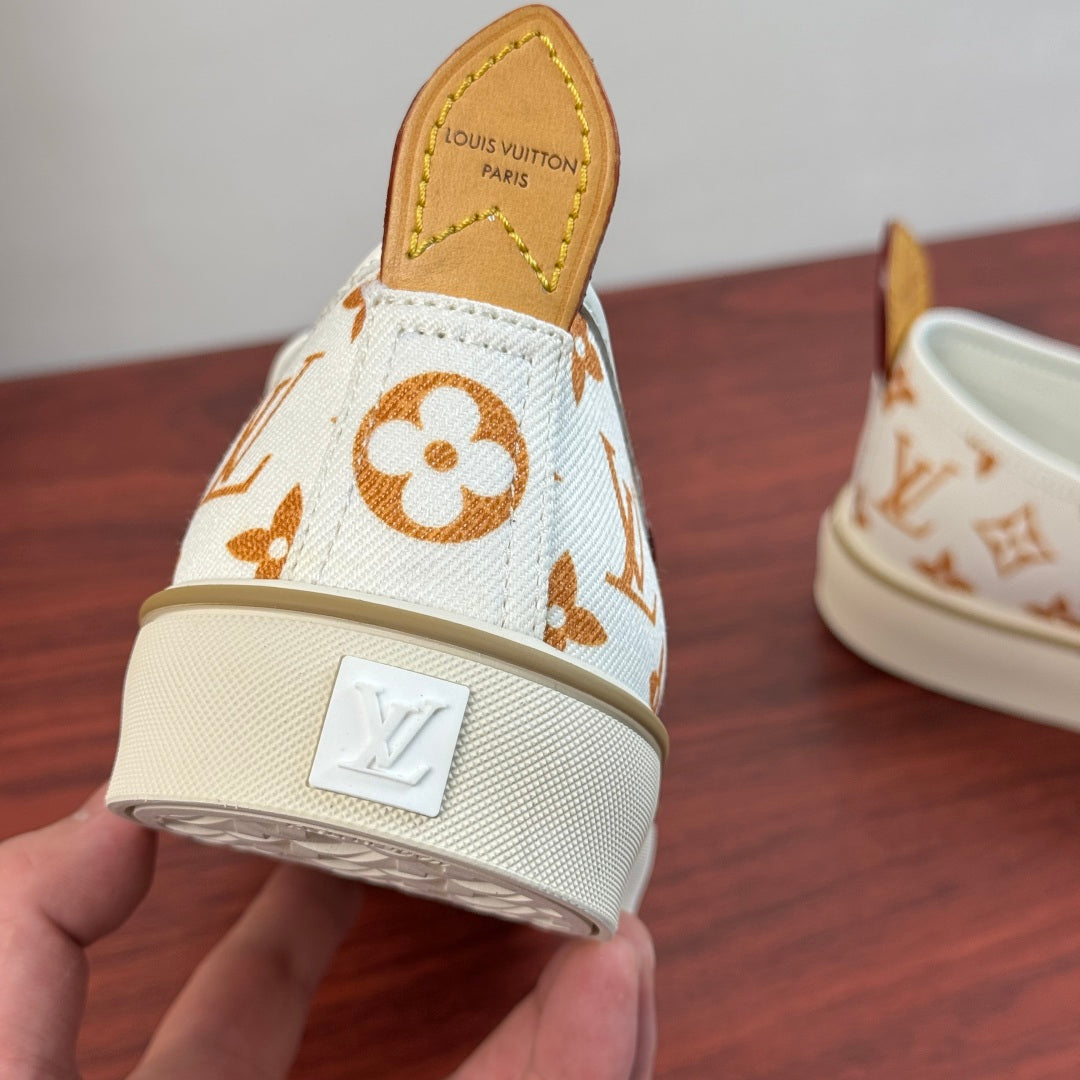 Сліпони з натуральної шкіри та текстилю Louis Vuitton LAGOON — білі
