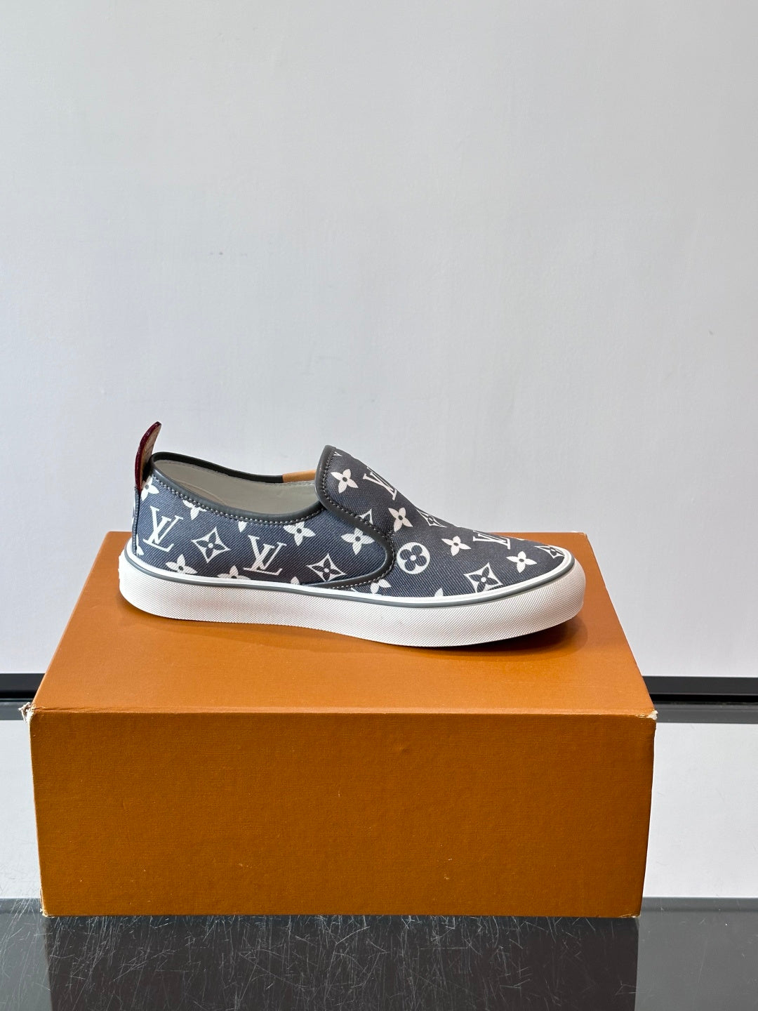 Сліпони з текстилю Louis Vuitton × Vans