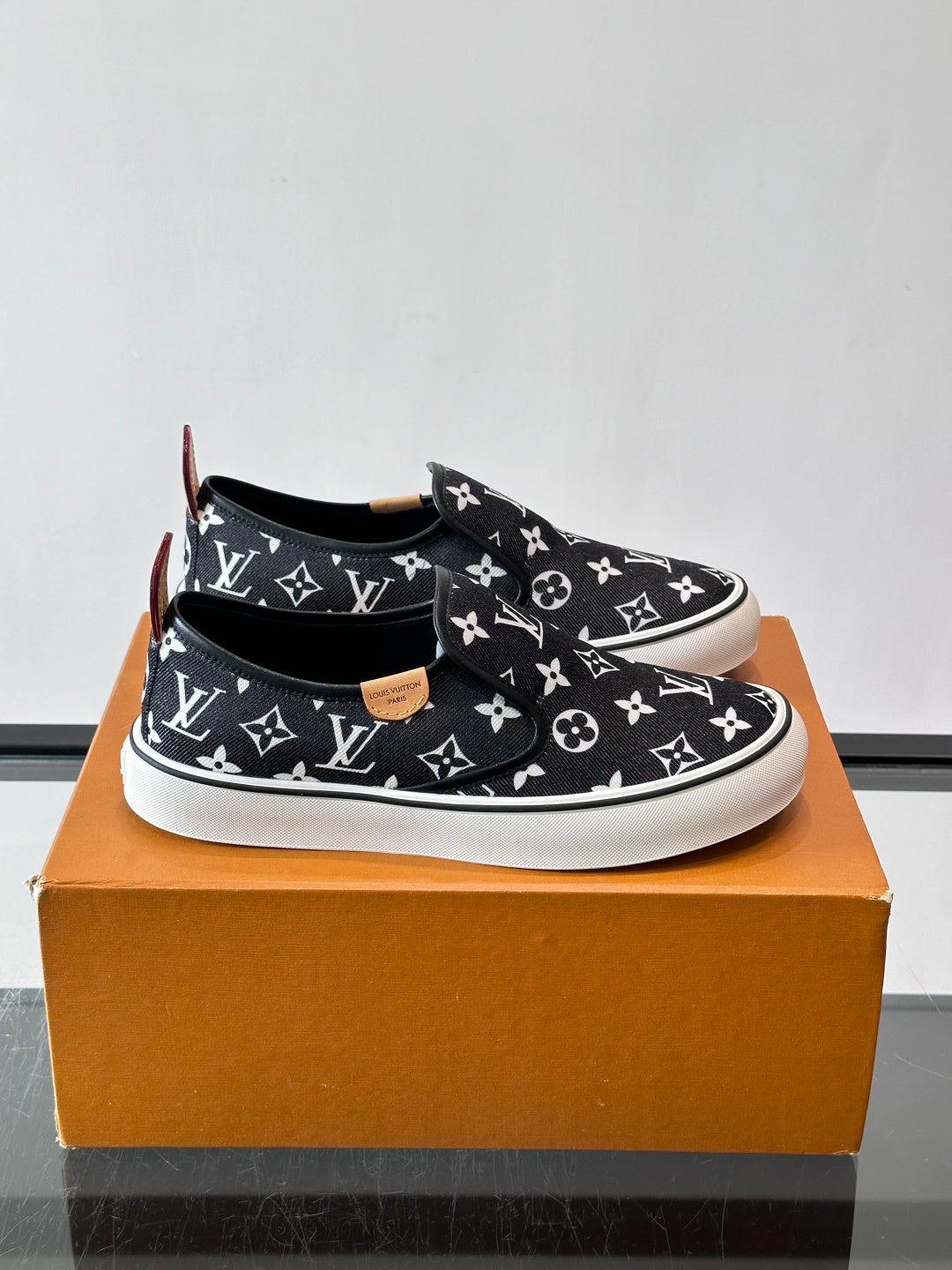Сліпони з текстилю Louis Vuitton × Vans