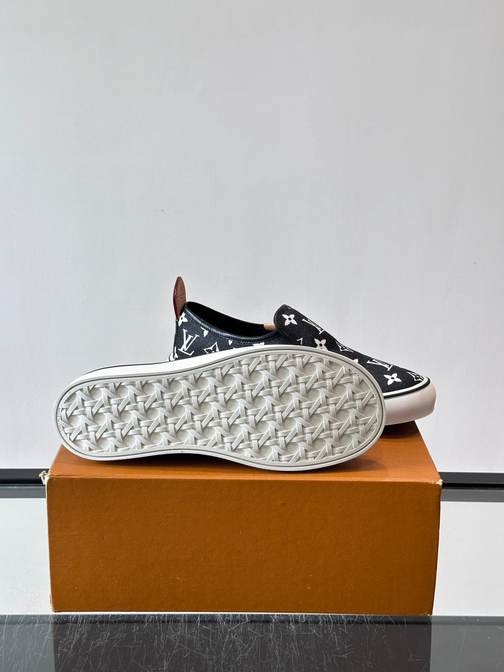 Сліпони з текстилю Louis Vuitton × Vans