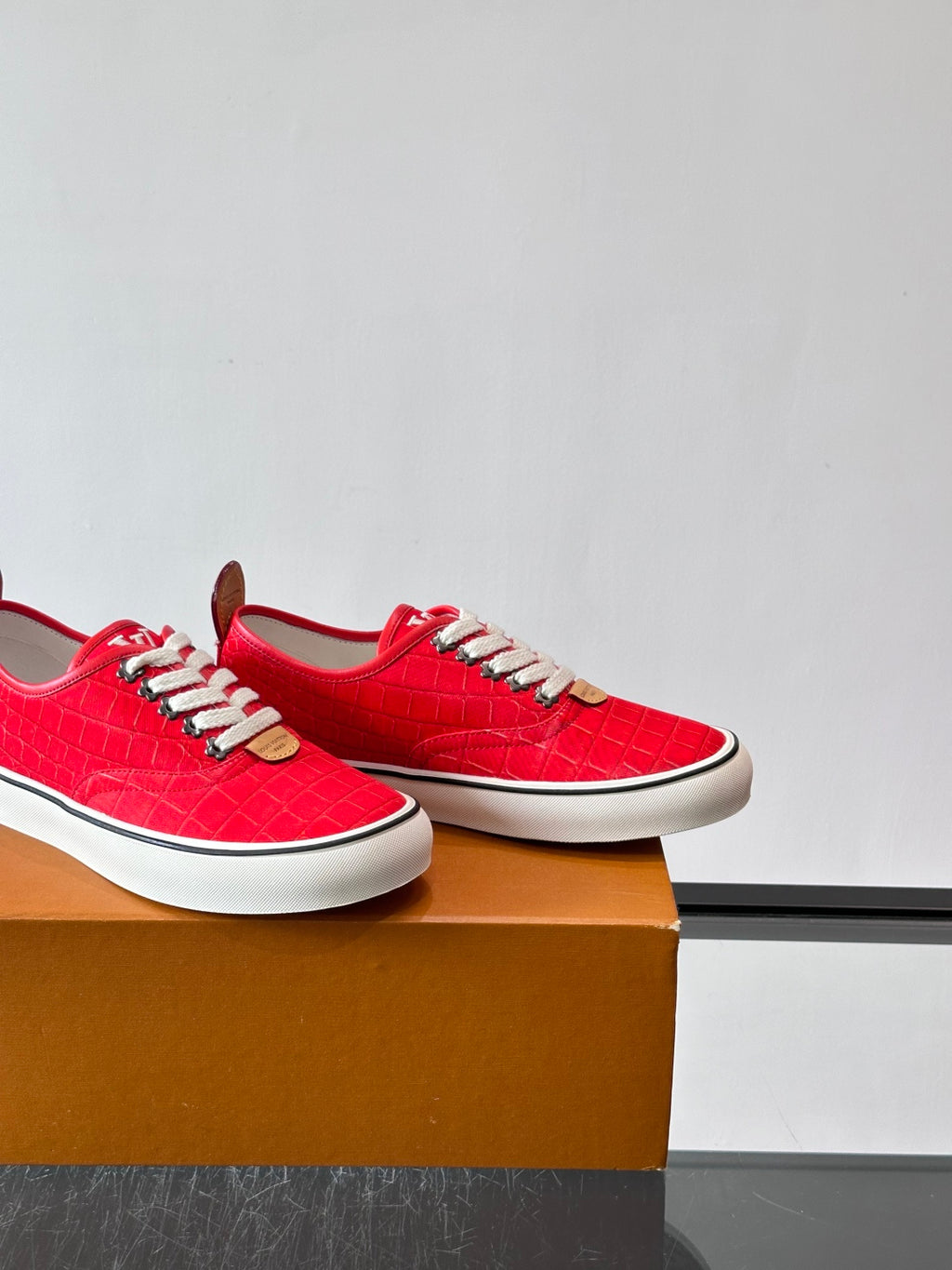 Кеди з натуральної шкіри та текстилю Louis Vuitton × Vans