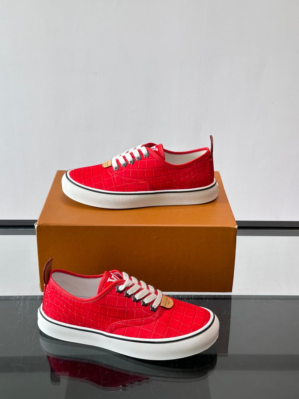 Кеди з натуральної шкіри та текстилю Louis Vuitton × Vans