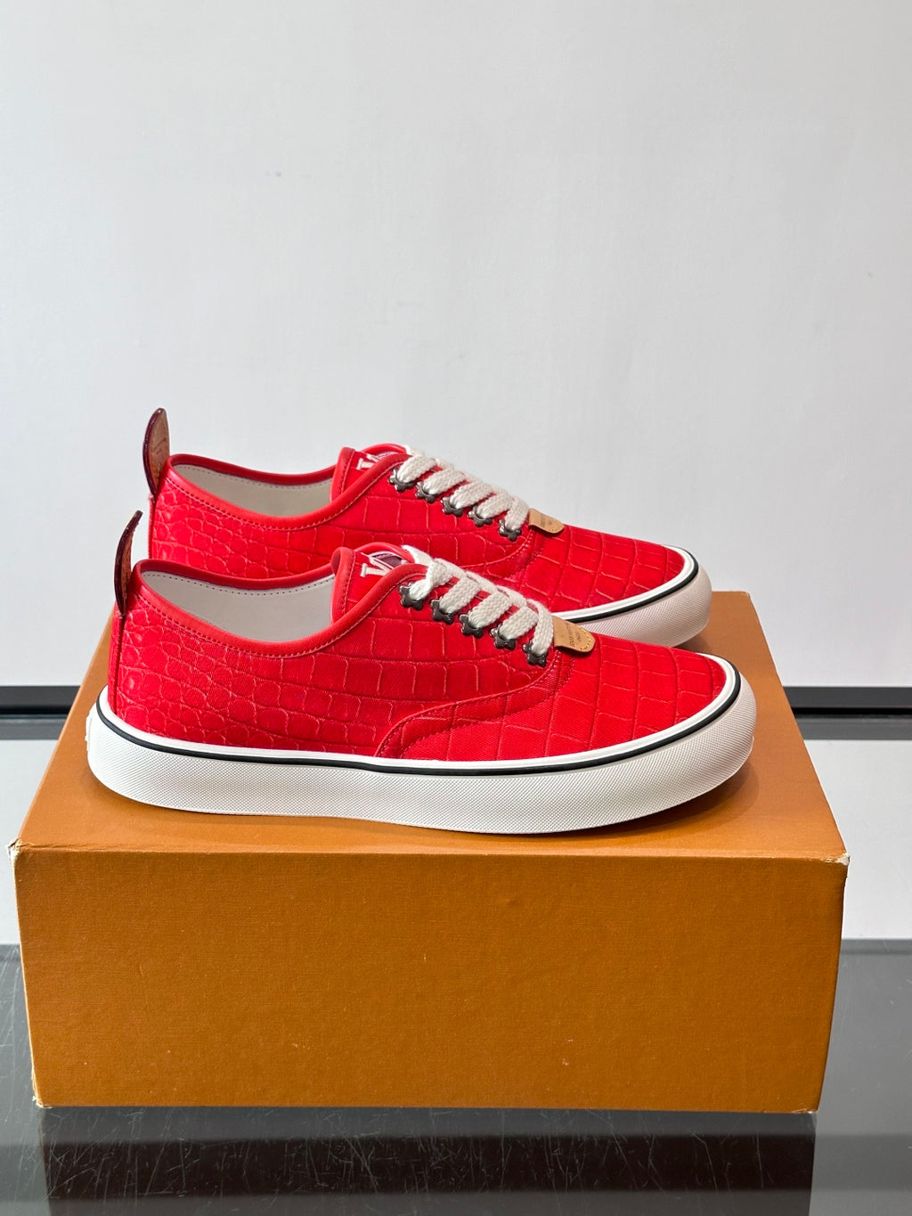 Кеди з натуральної шкіри та текстилю Louis Vuitton × Vans