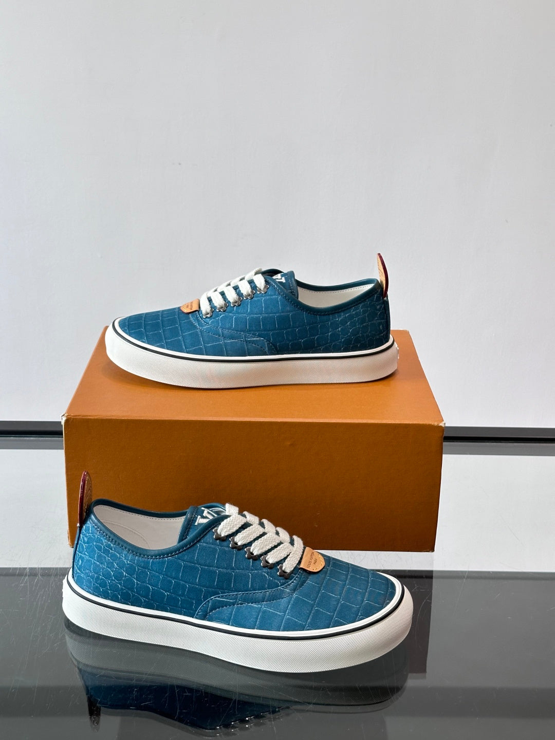 Кеди з натуральної шкіри та текстилю Louis Vuitton × Vans