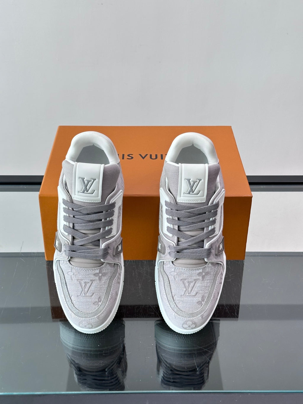 Кросівки з натуральної шкіри Louis Vuitton Trainer