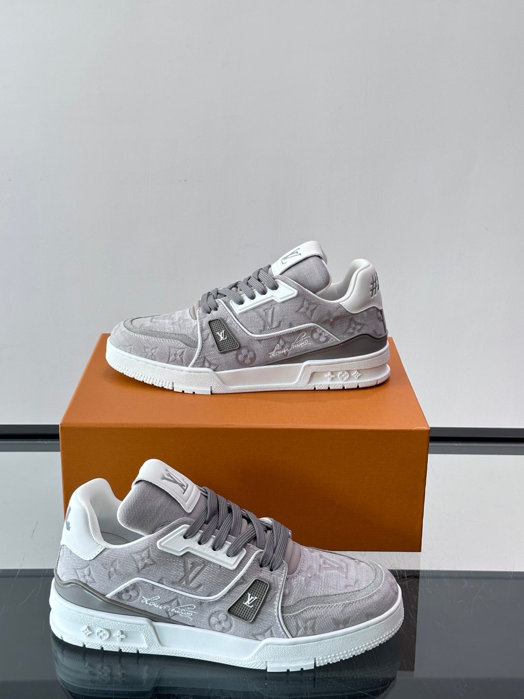 Кросівки з натуральної шкіри Louis Vuitton Trainer