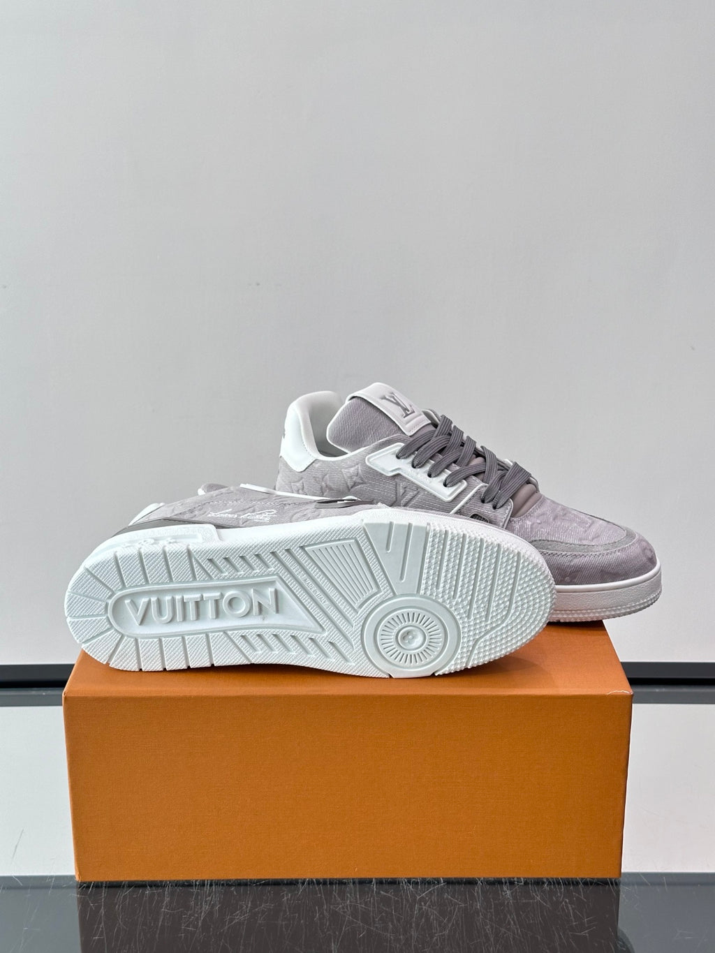 Кросівки з натуральної шкіри Louis Vuitton Trainer