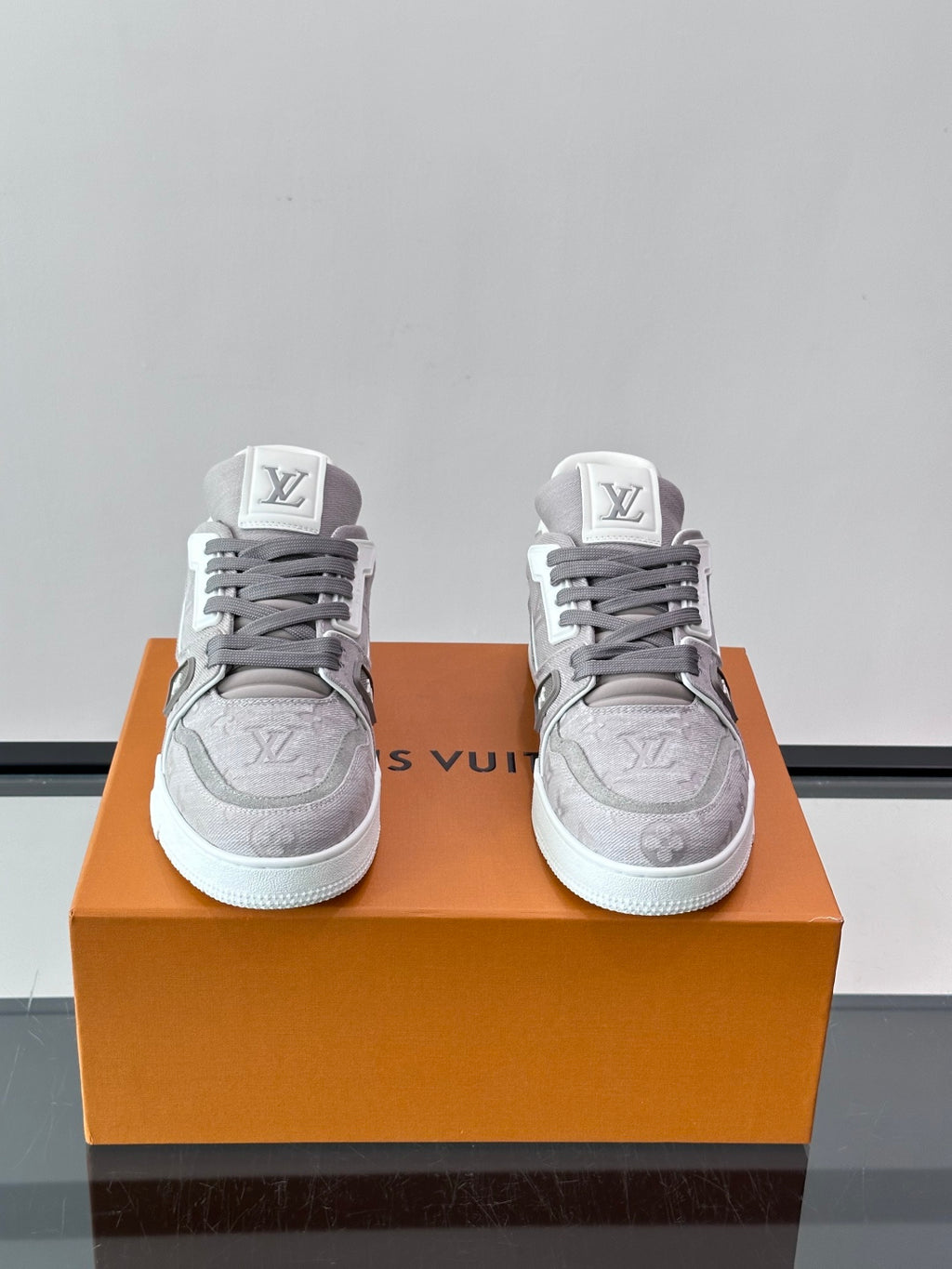 Кросівки з натуральної шкіри Louis Vuitton Trainer