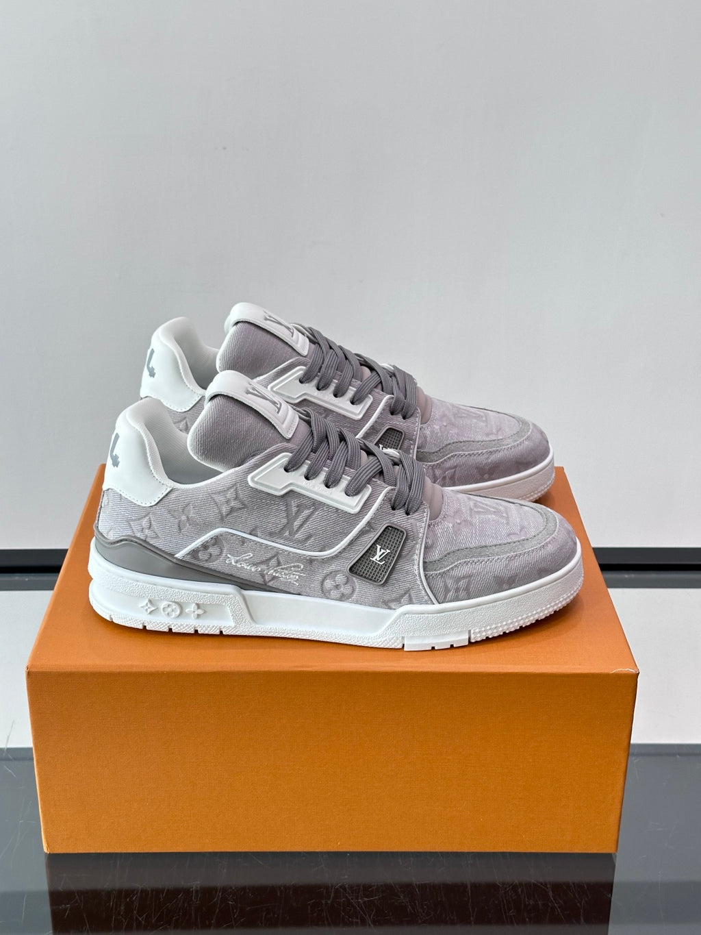 Кросівки з натуральної шкіри Louis Vuitton Trainer