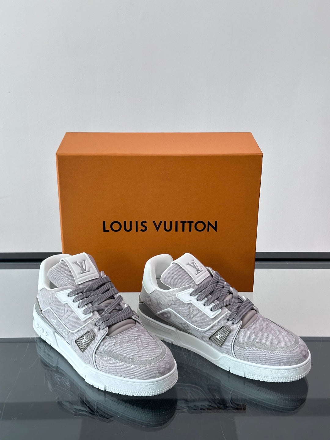 Кросівки з натуральної шкіри Louis Vuitton Trainer