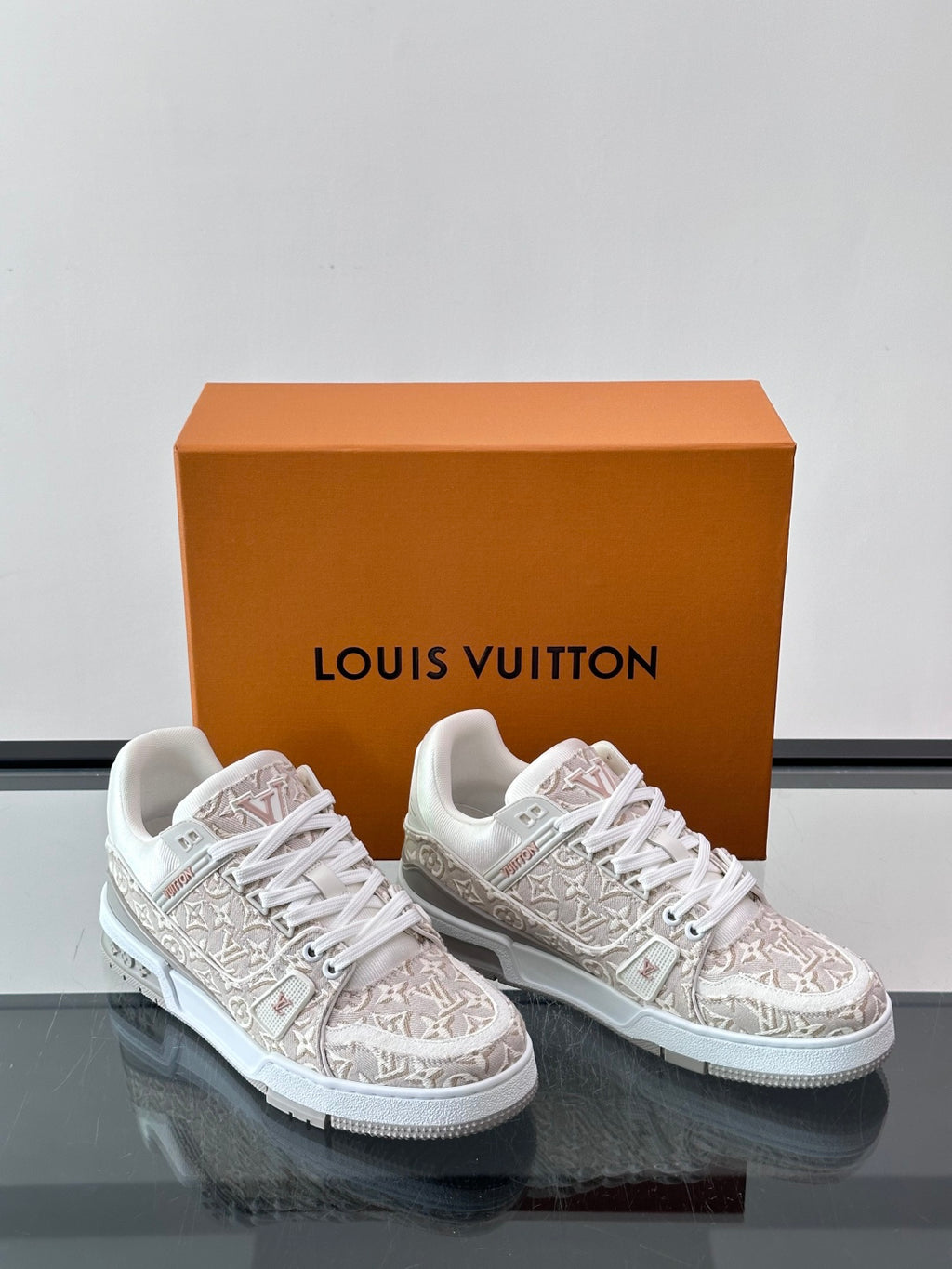 Кросівки з натуральної шкіри Louis Vuitton Trainer