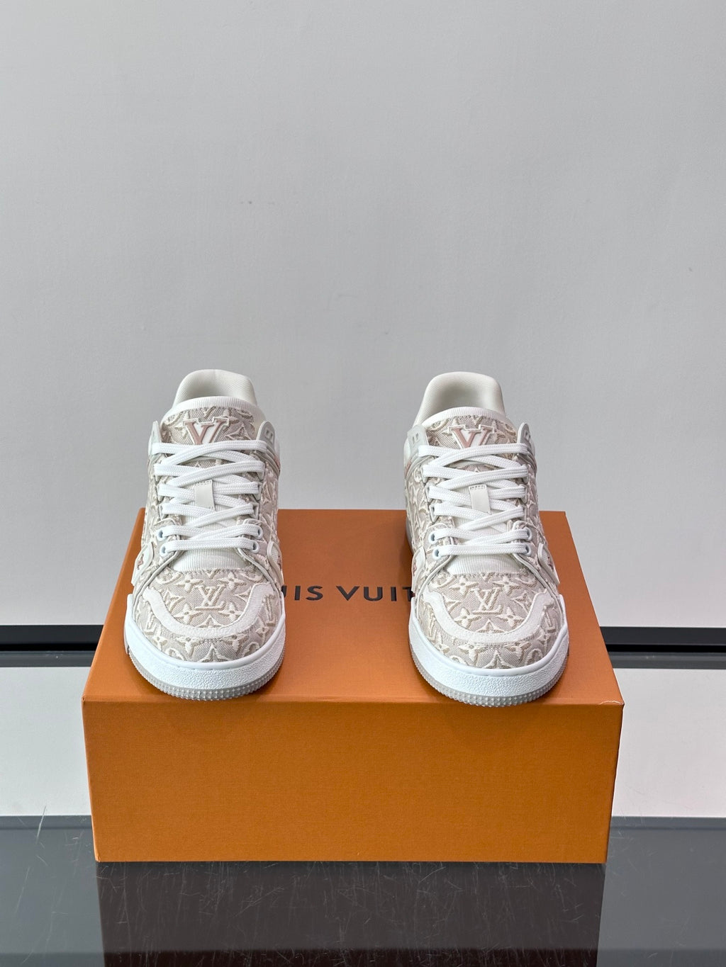 Кросівки з натуральної шкіри Louis Vuitton Trainer