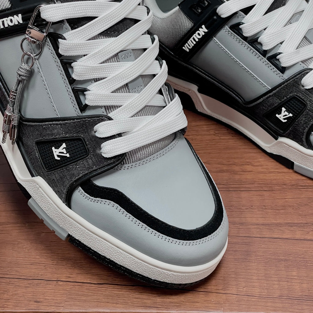 Кросівки з натуральної замші Louis Vuitton Trainer — сірі