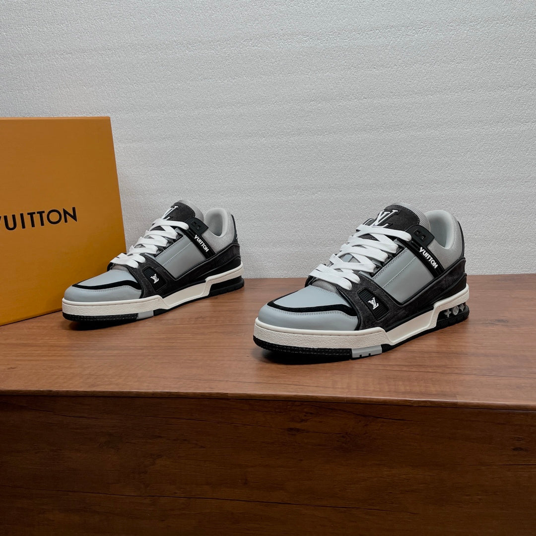 Кросівки з натуральної замші Louis Vuitton Trainer — сірі