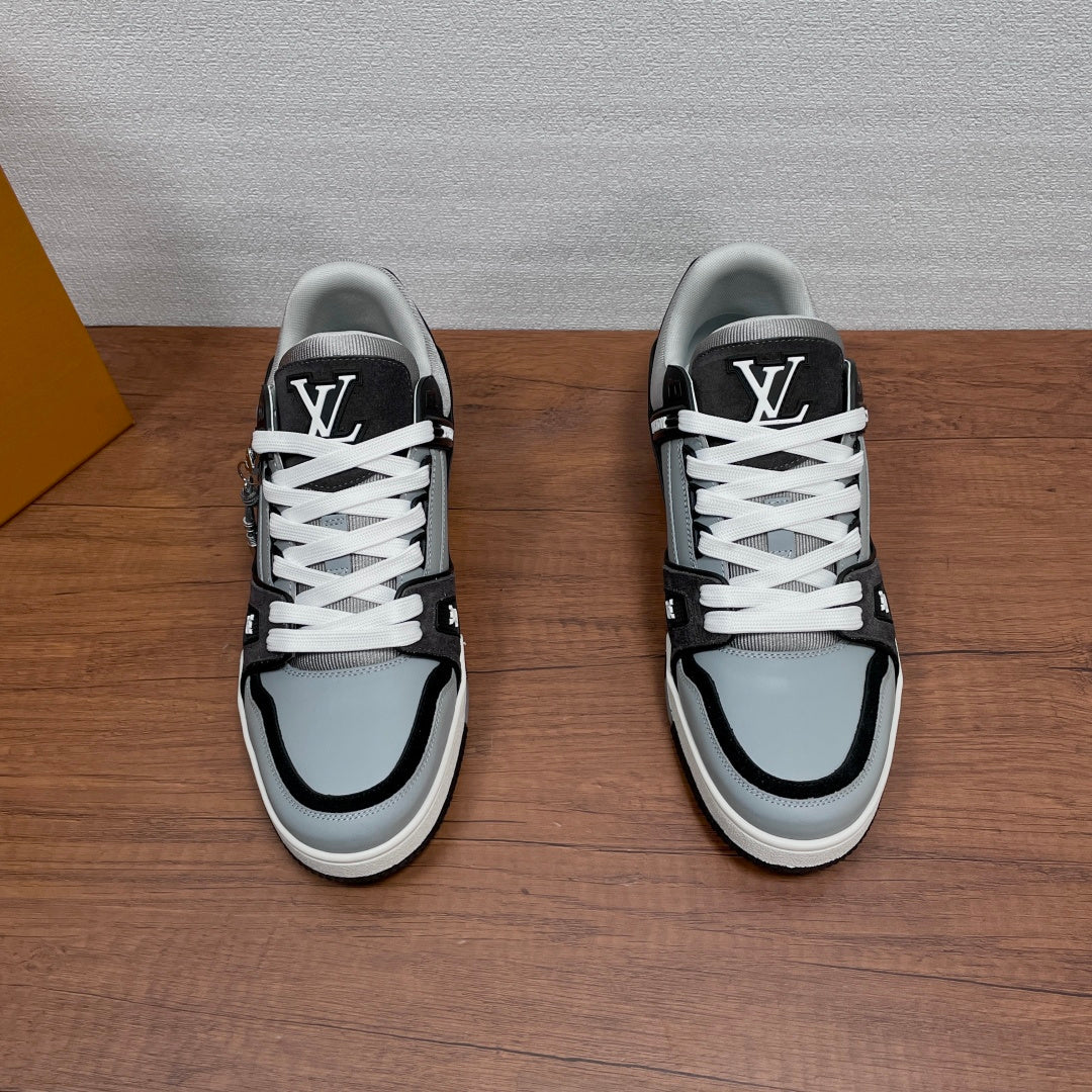 Кросівки з натуральної замші Louis Vuitton Trainer — сірі