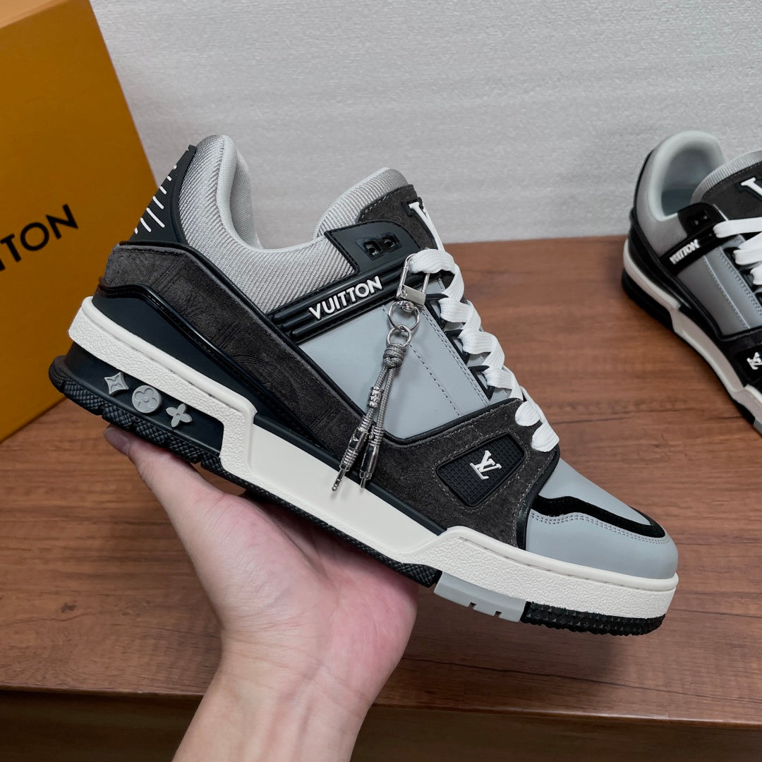 Кросівки з натуральної замші Louis Vuitton Trainer — сірі