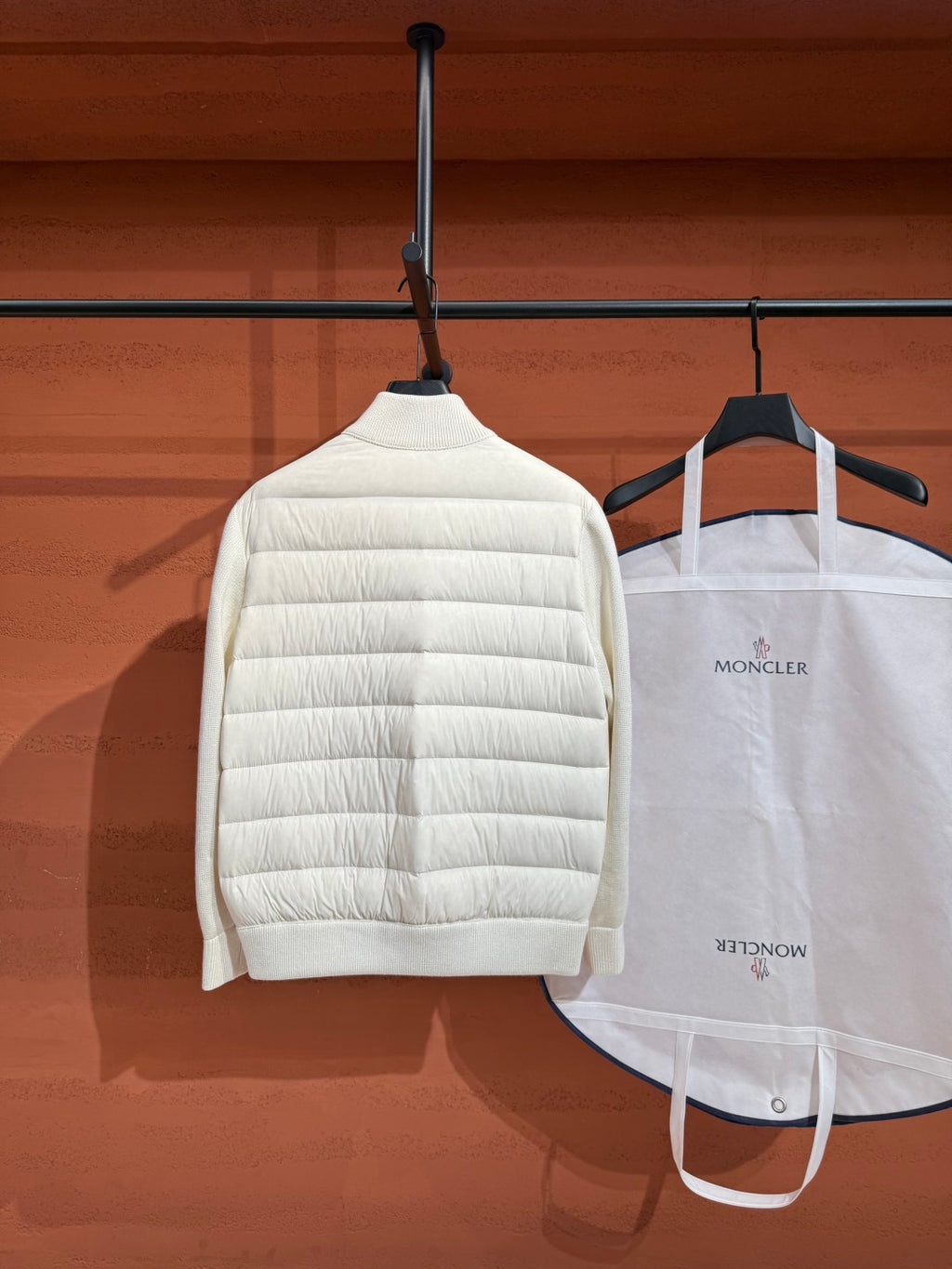 Легка пухова куртка Moncler, біла — фото 8