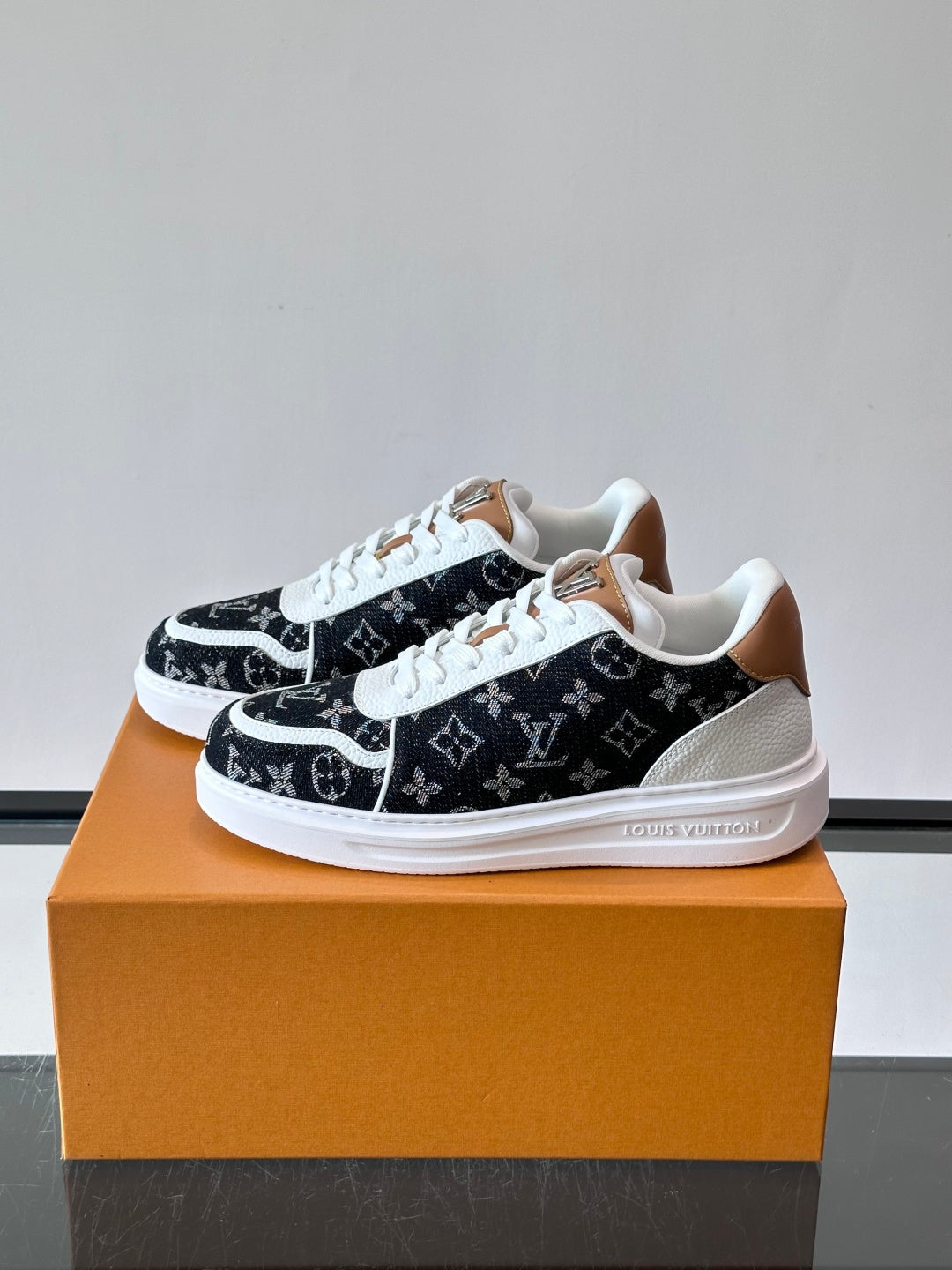 Повсякденні туфлі з натуральної шкіри та текстилю Louis Vuitton