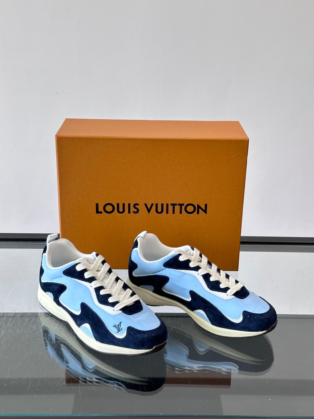 Кросівки з натуральної замші та текстилю Louis Vuitton Drop 370
