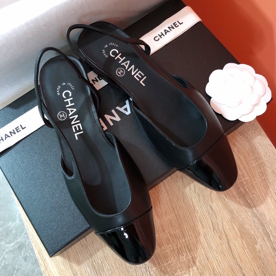 Жіночі зручні шкіряні сандалі Chanel
