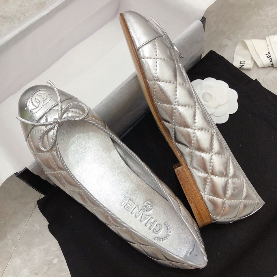 Жіночі лаконічні шкіряні балетки Chanel Ballet рожеві