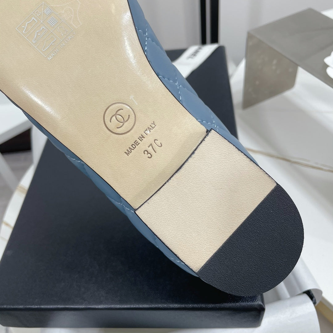 Жіночі лаконічні шкіряні балетки Chanel Ballet рожеві