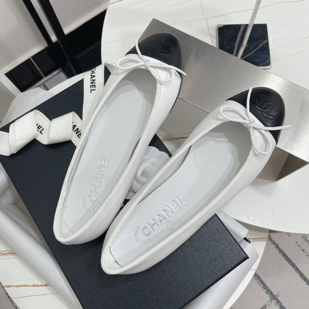 Жіночі лаконічні шкіряні балетки Chanel Ballet рожеві