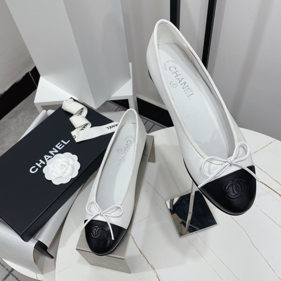 Жіночі лаконічні шкіряні балетки Chanel Ballet рожеві