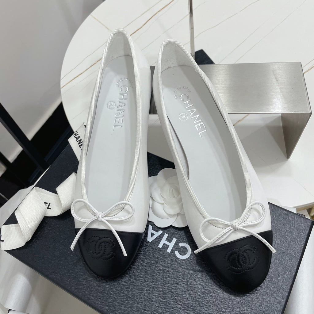 Жіночі лаконічні шкіряні балетки Chanel Ballet рожеві