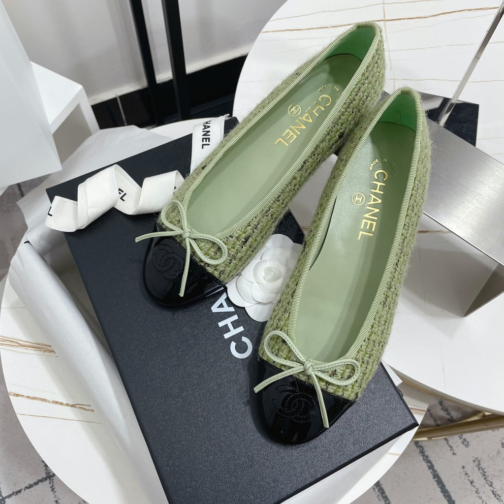 Жіночі лаконічні шкіряні балетки Chanel Ballet рожеві