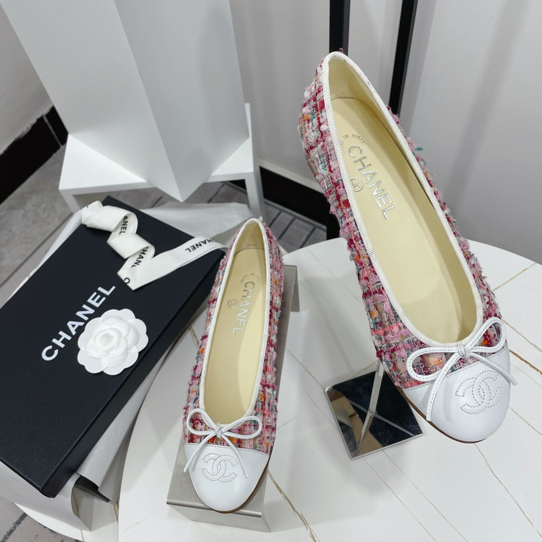 Жіночі лаконічні шкіряні балетки Chanel Ballet рожеві