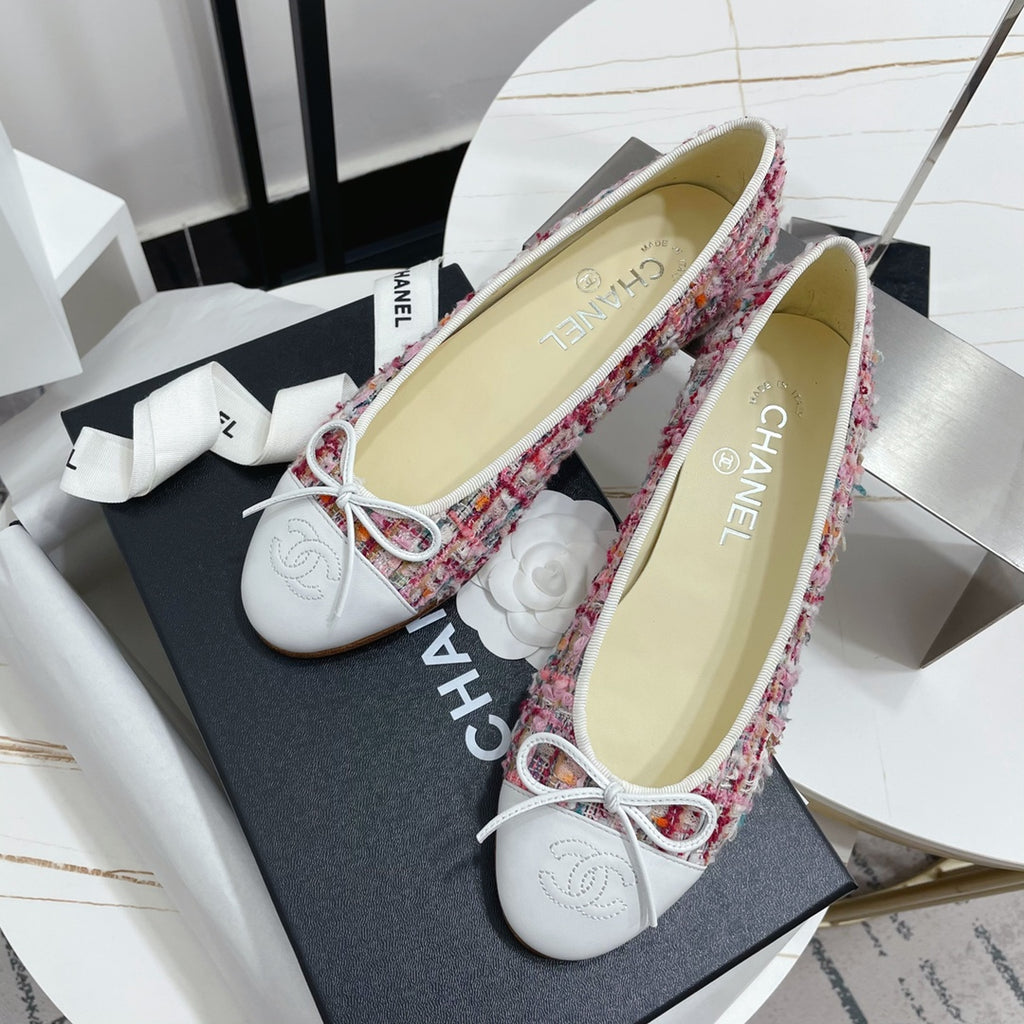 Жіночі лаконічні шкіряні балетки Chanel Ballet рожеві
