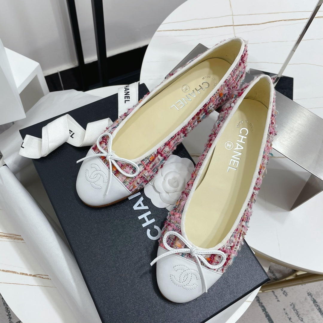Жіночі лаконічні шкіряні балетки Chanel Ballet рожеві