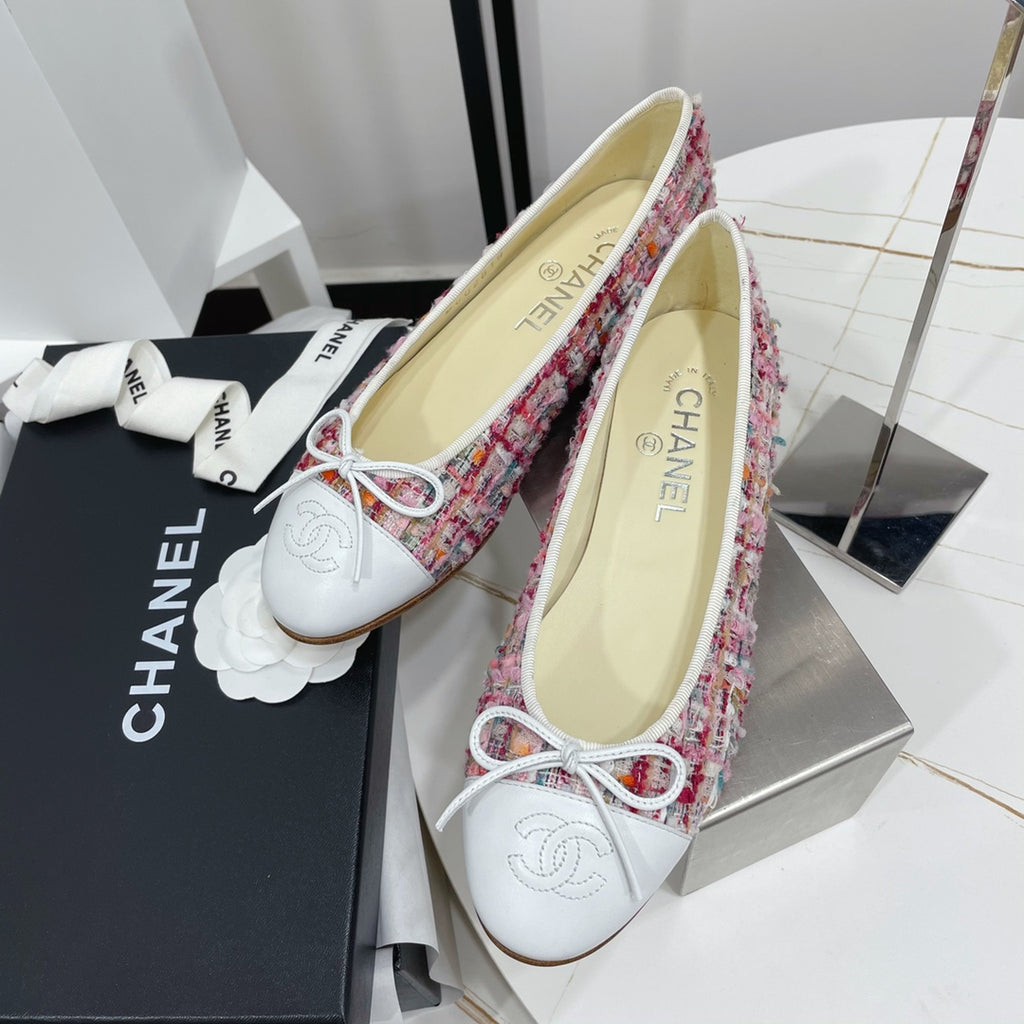 Жіночі лаконічні шкіряні балетки Chanel Ballet рожеві