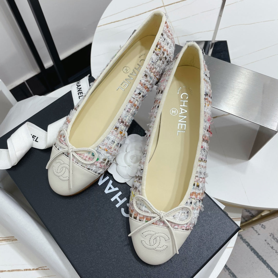 Жіночі лаконічні шкіряні балетки Chanel Ballet рожеві