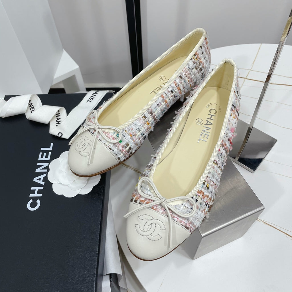 Жіночі лаконічні шкіряні балетки Chanel Ballet рожеві