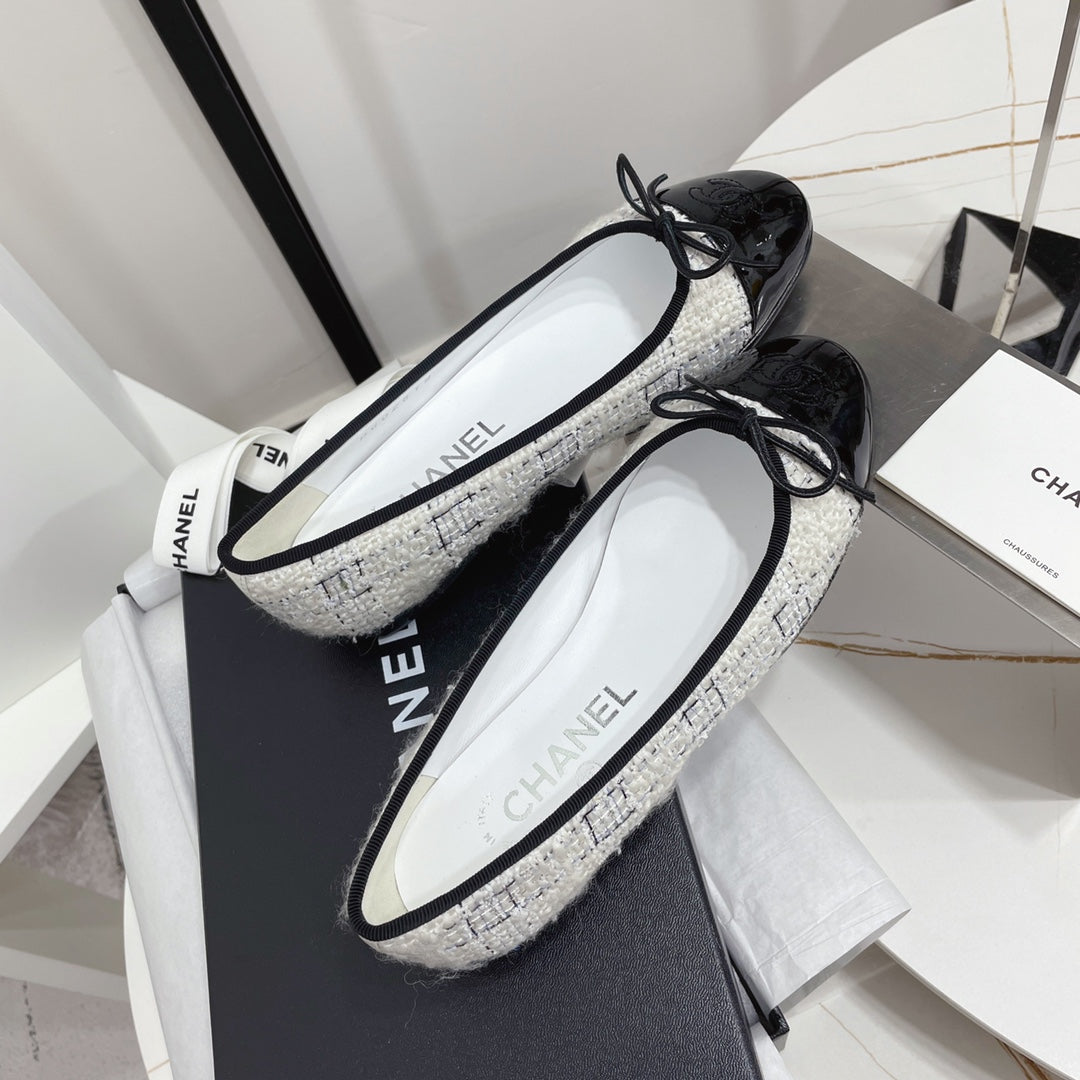 Жіночі лаконічні шкіряні балетки Chanel Ballet рожеві