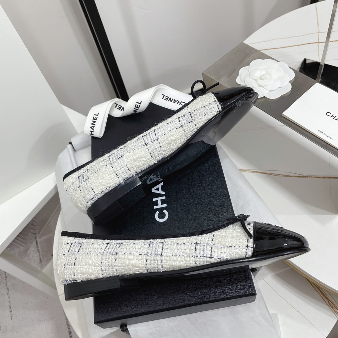 Жіночі лаконічні шкіряні балетки Chanel Ballet рожеві