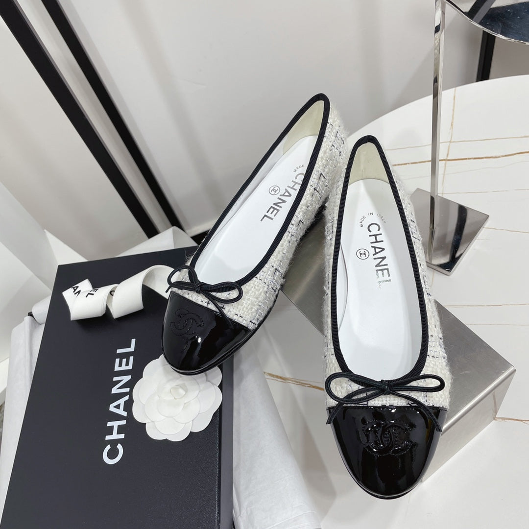 Жіночі лаконічні шкіряні балетки Chanel Ballet рожеві