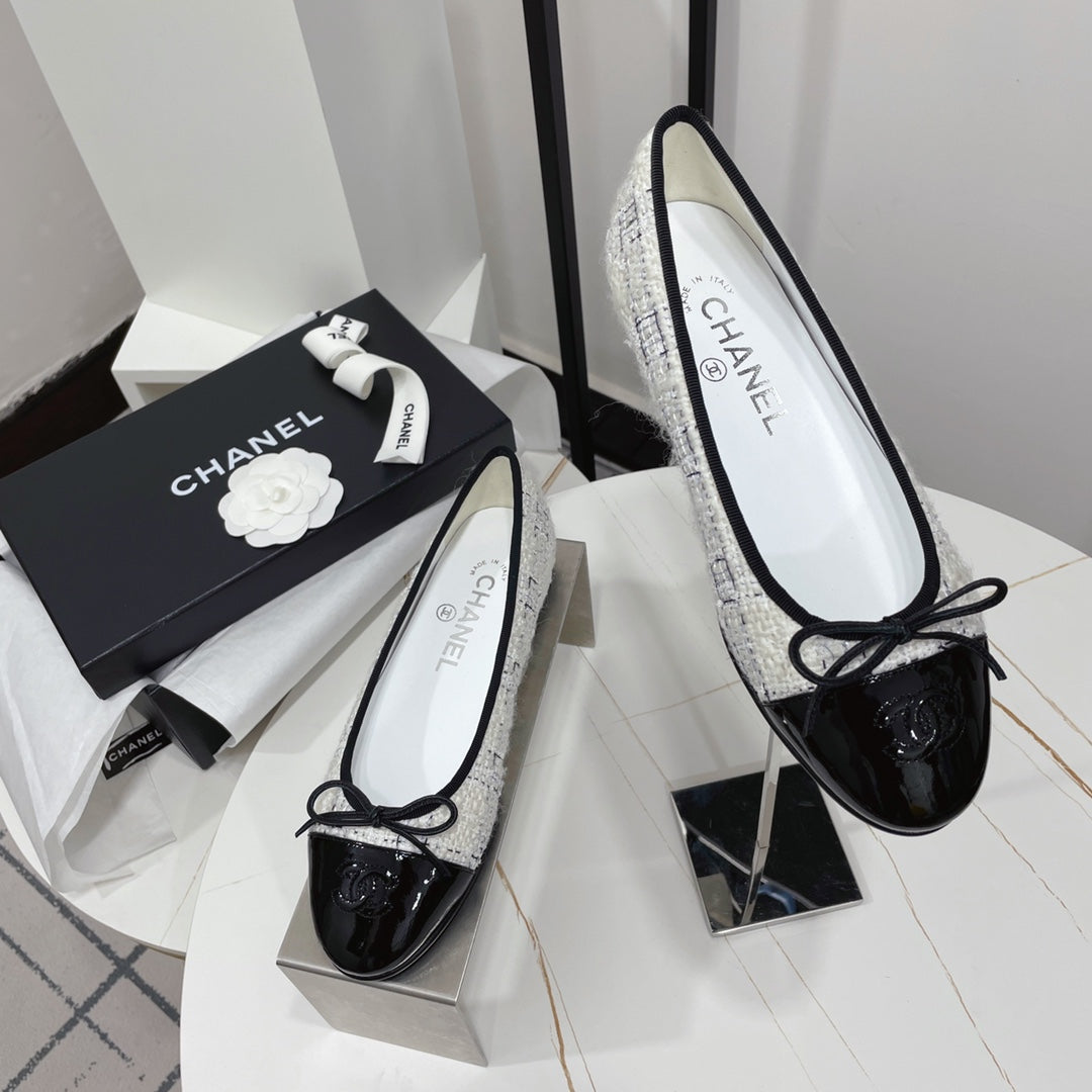 Жіночі лаконічні шкіряні балетки Chanel Ballet рожеві