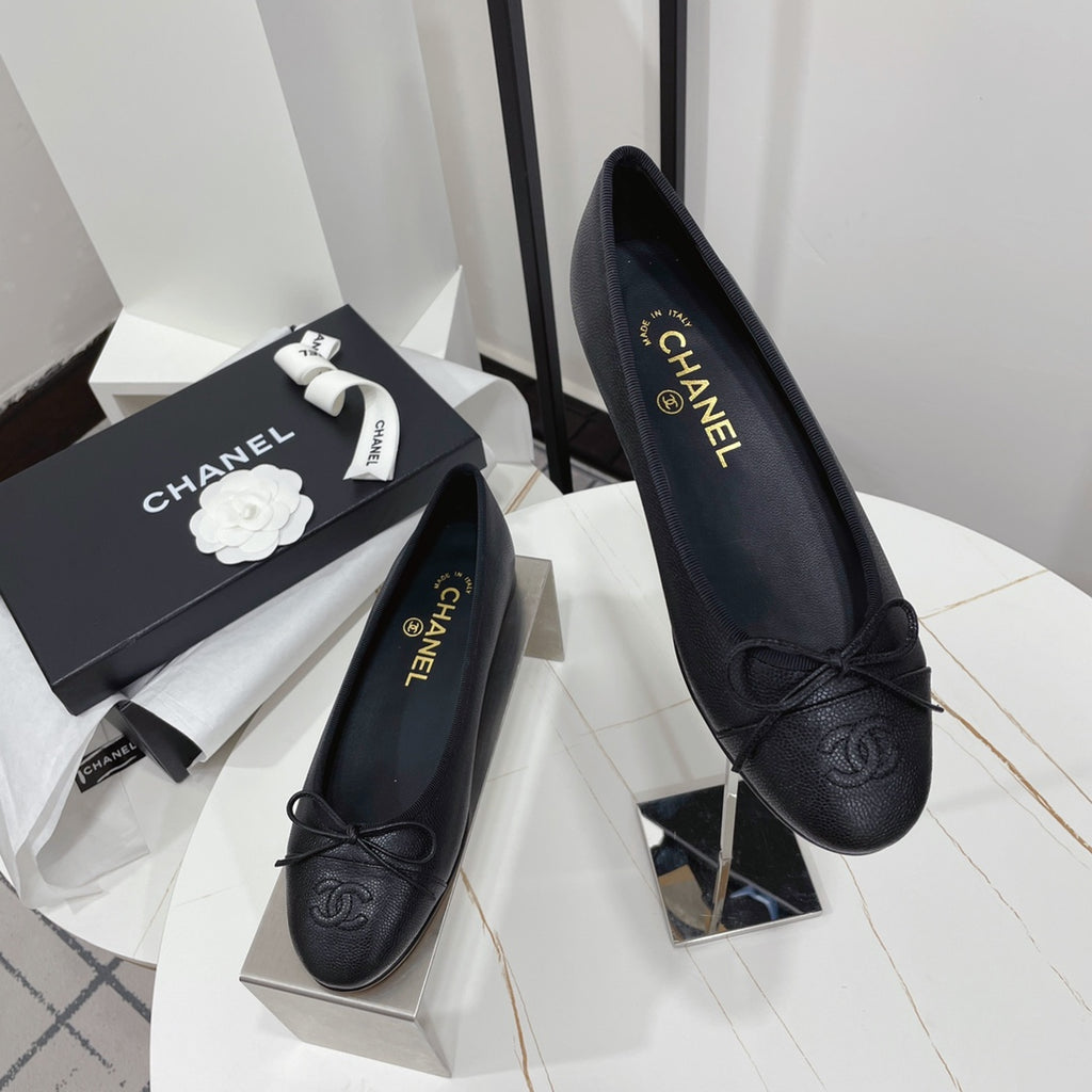 Жіночі лаконічні шкіряні балетки Chanel Ballet рожеві
