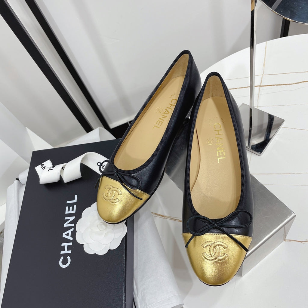 Жіночі лаконічні шкіряні балетки Chanel Ballet рожеві